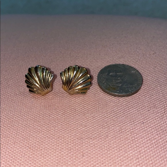 Faux Gold Seashell Studs - Picture 1 of 7